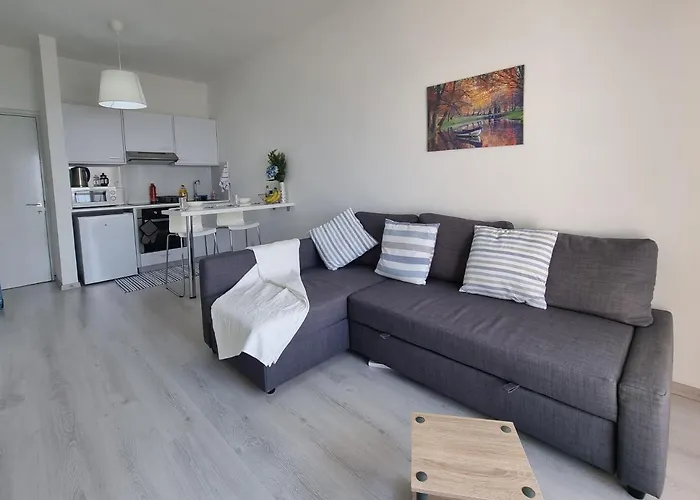 Super Modern Beachfront 1 Bedroom - Sleeps 4