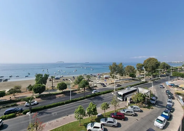 Super Modern Beachfront 1 Bedroom - Sleeps 4 Apartmán *