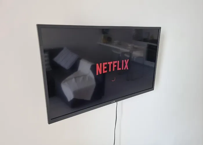 Super Modern Beachfront 1 Bedroom - Sleeps 4 Apartmán *