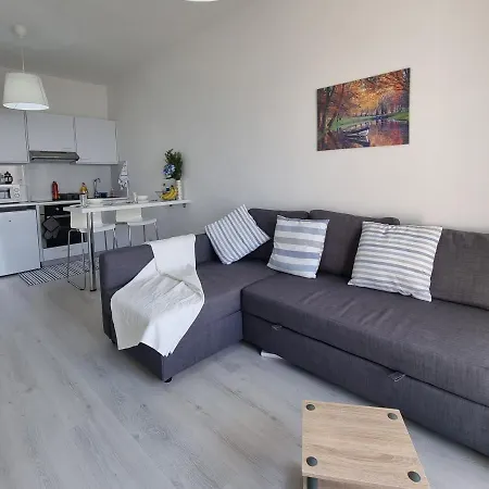 Super Modern Beachfront 1 Bedroom - Sleeps 4