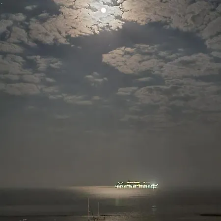 Super Modern Beachfront 1 Bedroom - Sleeps 4 Limassol