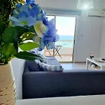 شقة Super Modern Beachfront 1 Bedroom - Sleeps 4 ليماسول